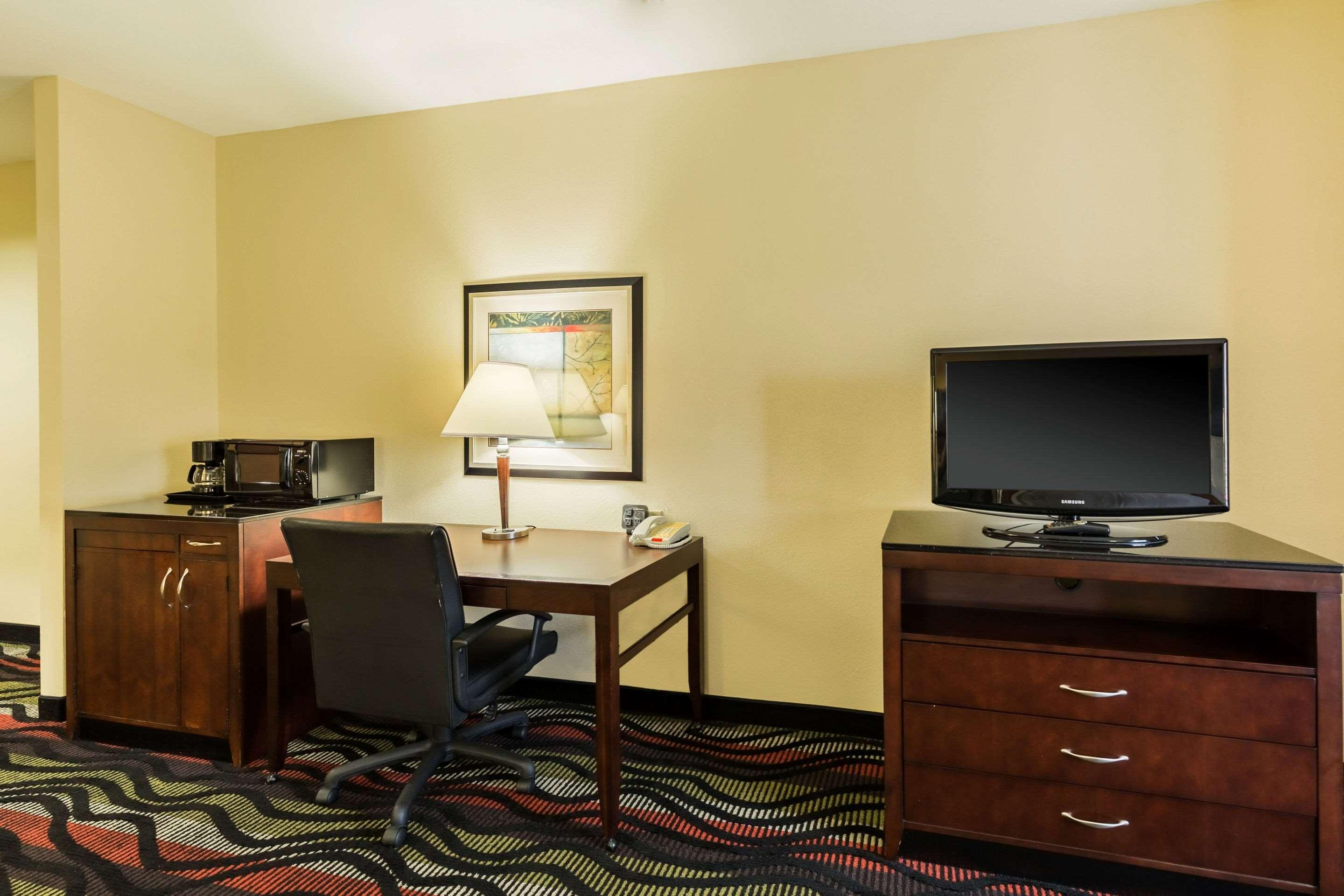 Comfort Suites Beaumont I-10 Екстериор снимка